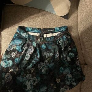Express Teal/Black Floral Print Flared
Pleated Rear Zipper Mini Skirt